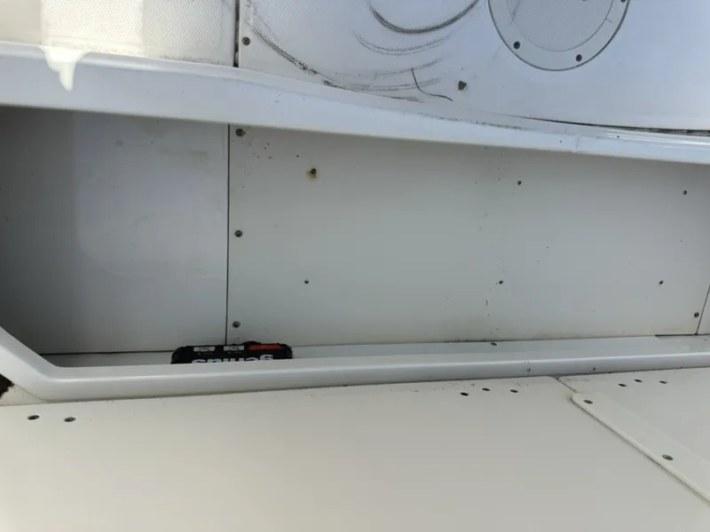 Slide: The Image of Boston Whaler 230 Dauntless 2012 - 6821527