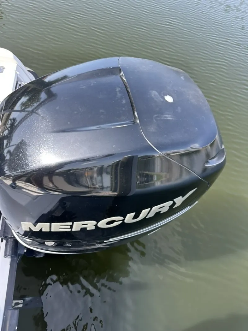 Slide: The Image of Boston Whaler 230 Dauntless 2012 - 6821563
