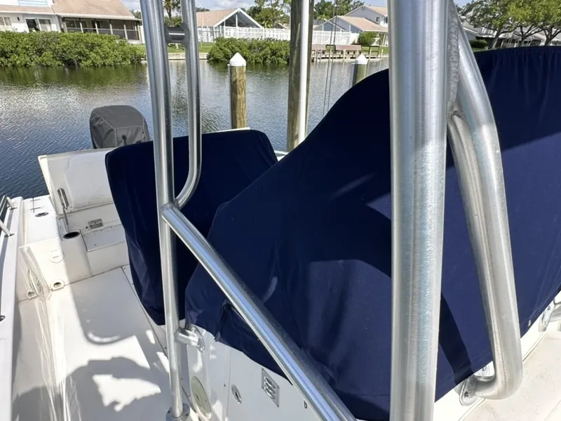 Slide: The Image of Boston Whaler 230 Dauntless 2012 - 6821543