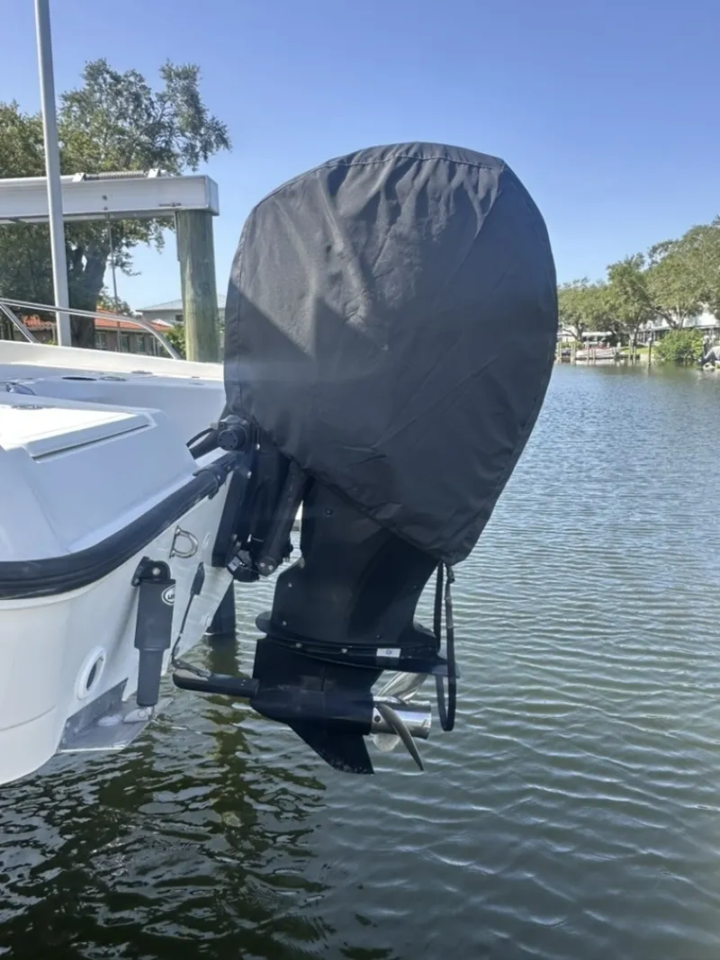 Slide: The Image of Boston Whaler 230 Dauntless 2012 - 6821512