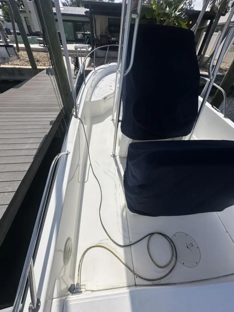 Slide: The Image of Boston Whaler 230 Dauntless 2012 - 6821523
