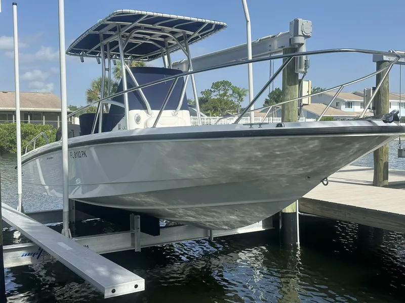 The Image of Boston Whaler 230 Dauntless 2012 - undefined