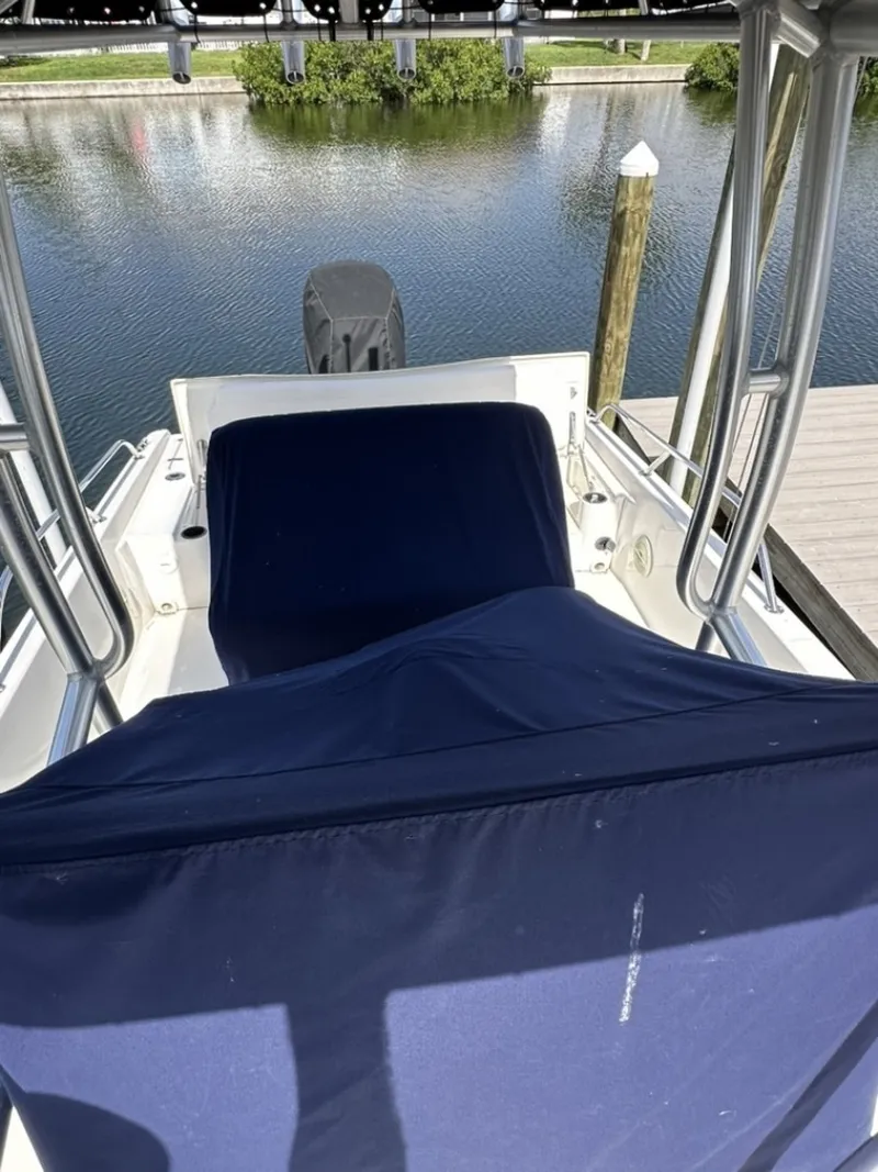 Slide: The Image of Boston Whaler 230 Dauntless 2012 - 6821544