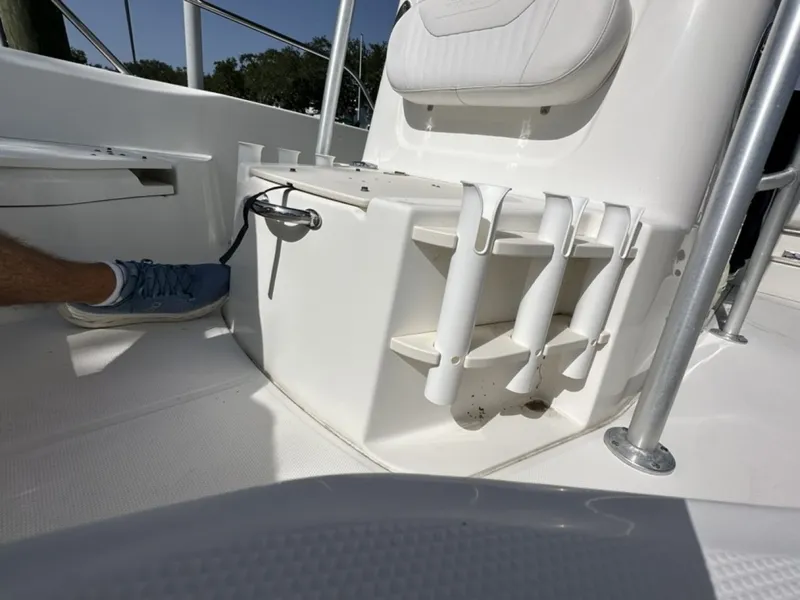 Slide: The Image of Boston Whaler 230 Dauntless 2012 - 6821542