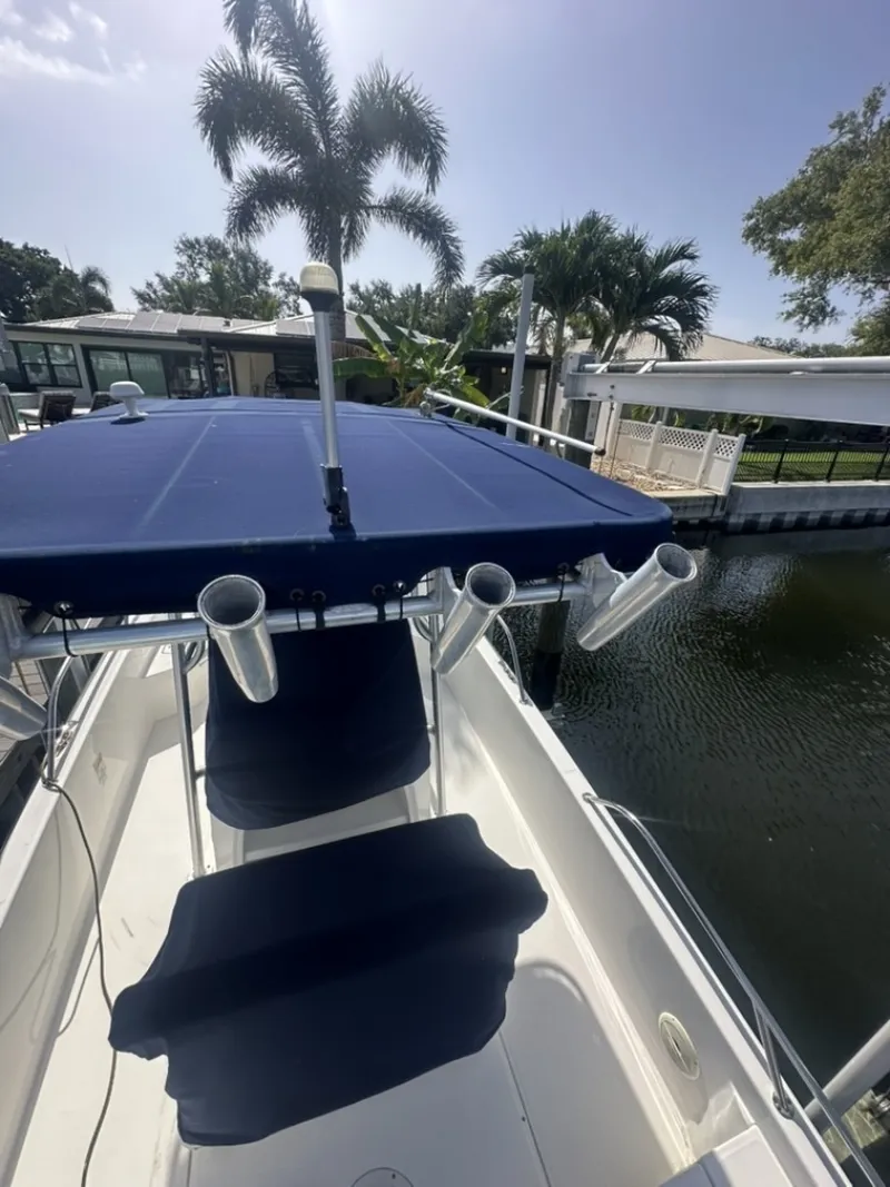 Slide: The Image of Boston Whaler 230 Dauntless 2012 - 6821518