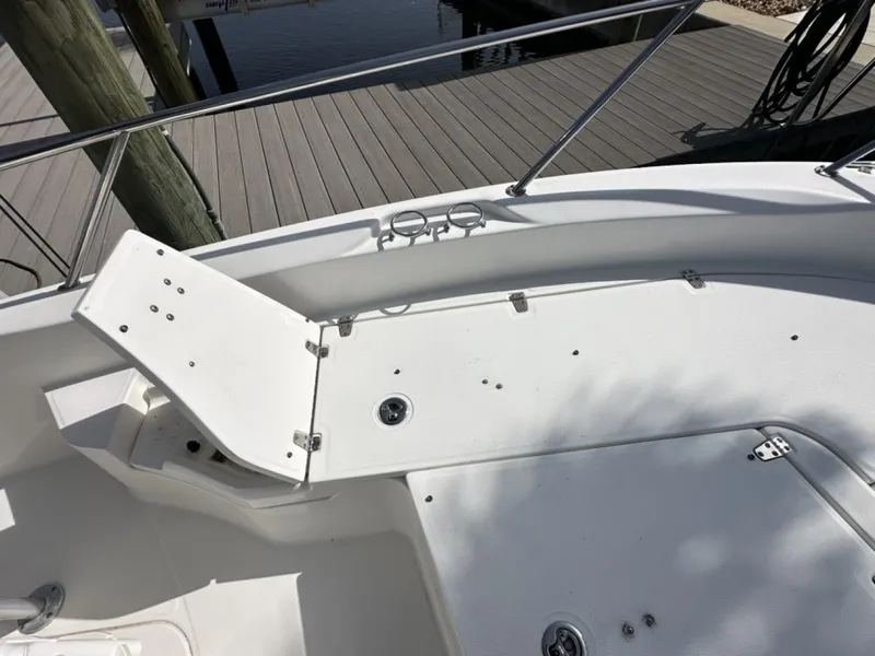 Slide: The Image of Boston Whaler 230 Dauntless 2012 - 6821531