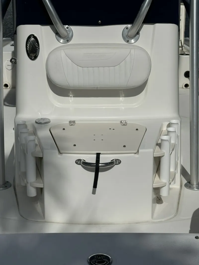 Slide: The Image of Boston Whaler 230 Dauntless 2012 - 6821537
