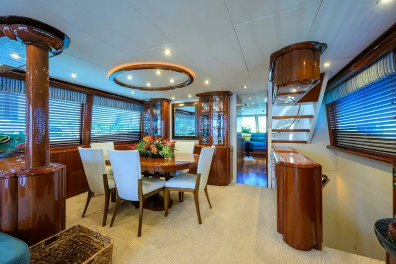 Slide: The Image of Lazzara 80 WILLYN - Dining 2007 Lazzara 80 Flybridge Motoryacht WILLYN - 7656553