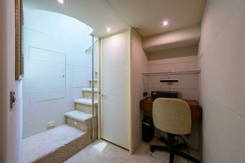 Slide: The Image of Lazzara 80 WILLYN - Office Laundry 2007 Lazzara 80 Flybridge Motoryacht WILLYN - 7656565