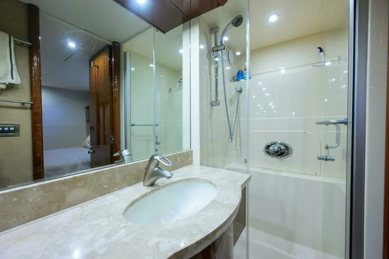 Slide: The Image of Lazzara 80 WILLYN - Starboard Guest Head 2007 Lazzara 80 Flybridge Motoryacht WILLYN - 7656579
