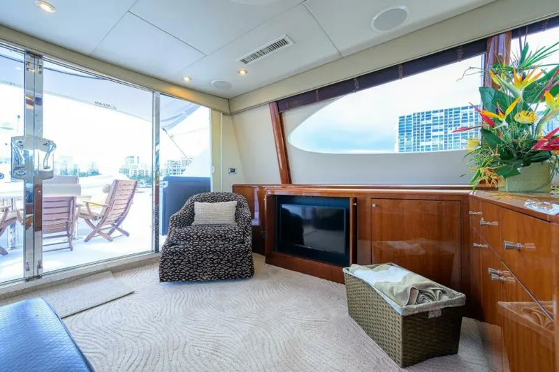 Slide: The Image of Lazzara 80 WILLYN - Enclosed Flybridge 2007 Lazzara 80 Flybridge Motoryacht WILLYN - 6823138
