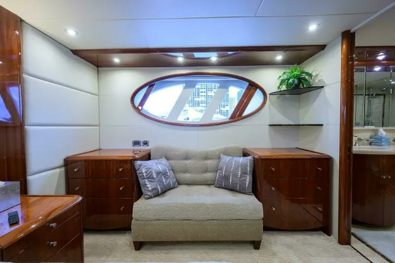 Slide: The Image of Lazzara 80 WILLYN - Master Stateroom 2007 Lazzara 80 Flybridge Motoryacht WILLYN - 7656562