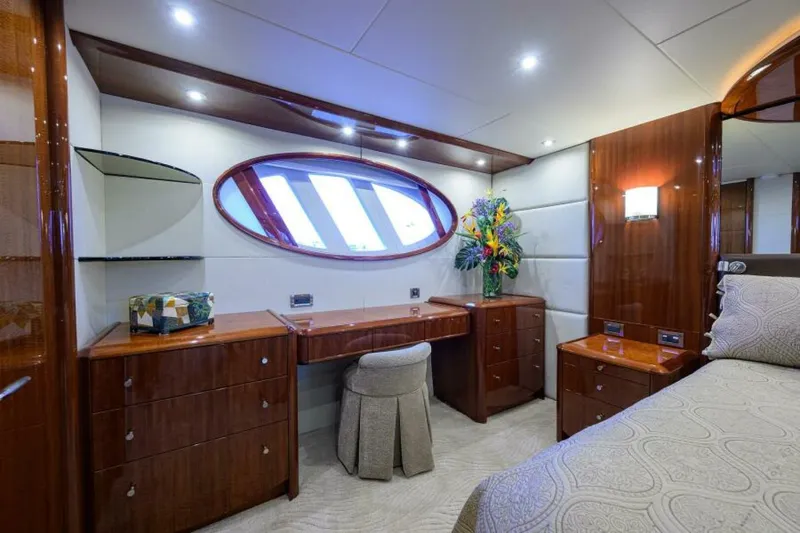 Slide: The Image of Lazzara 80 WILLYN - Master Stateroom 2007 Lazzara 80 Flybridge Motoryacht WILLYN - 6823117