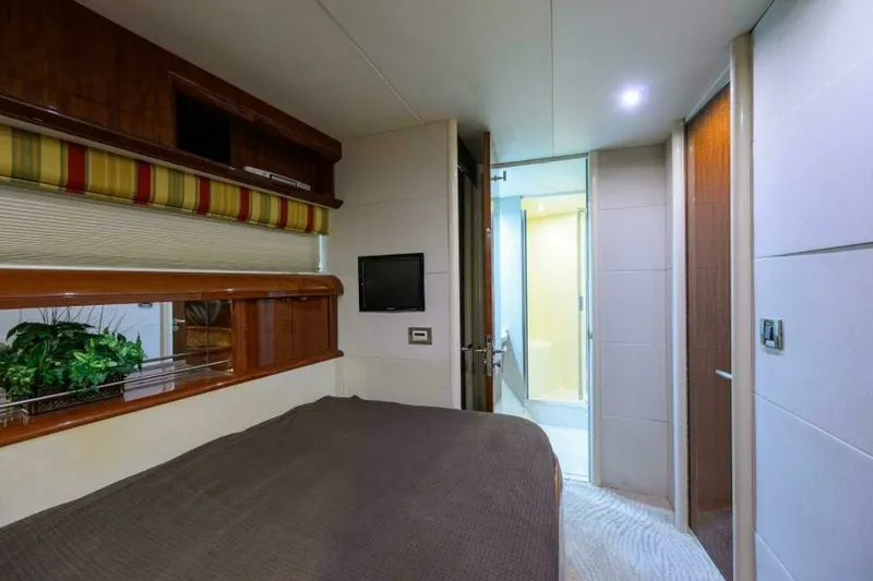 Slide: The Image of Lazzara 80 WILLYN - Forward Port Guest Stateroom 2007 Lazzara 80 Flybridge Motoryacht WILLYN - 7656568