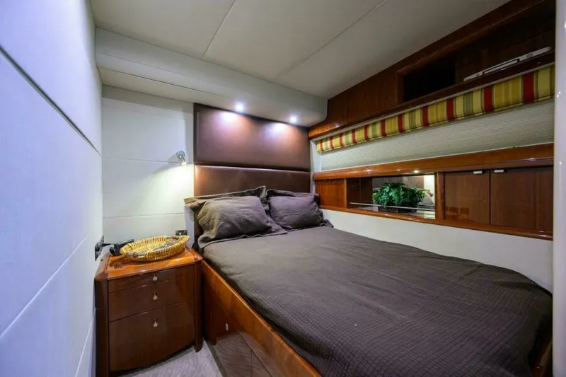 Slide: The Image of Lazzara 80 WILLYN - Forward Port Guest Stateroom 2007 Lazzara 80 Flybridge Motoryacht WILLYN - 7656567