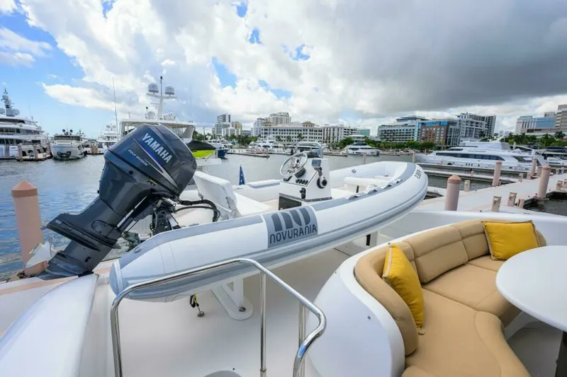Slide: The Image of Lazzara 80 WILLYN - Tender 2007 Lazzara 80 Flybridge Motoryacht WILLYN - 7656592