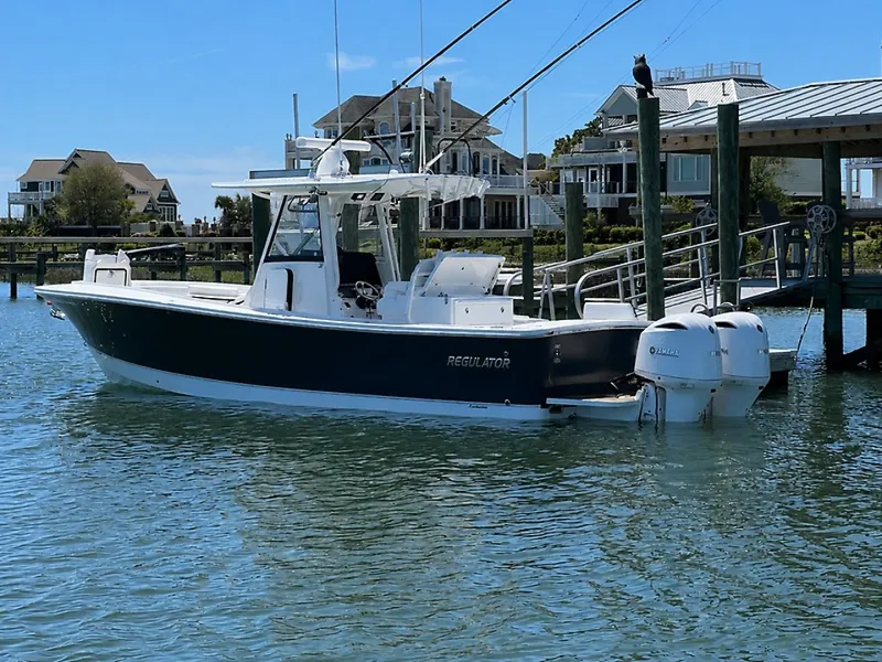 Slide: The Image of Regulator Marine 31 FS 2020 - 6847298