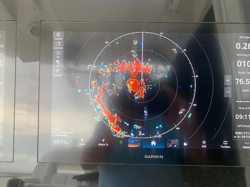Slide: The Image of Regulator Marine 31 FS 2020 - 6847265