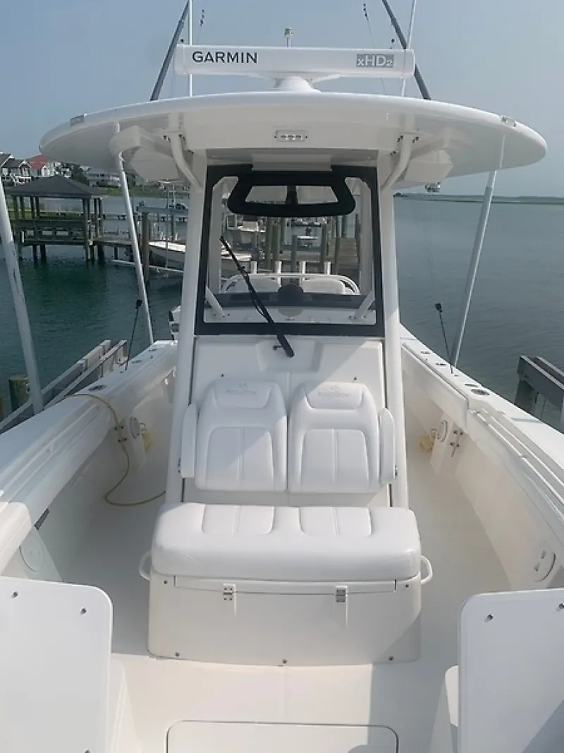 Slide: The Image of Regulator Marine 31 FS 2020 - 6847276