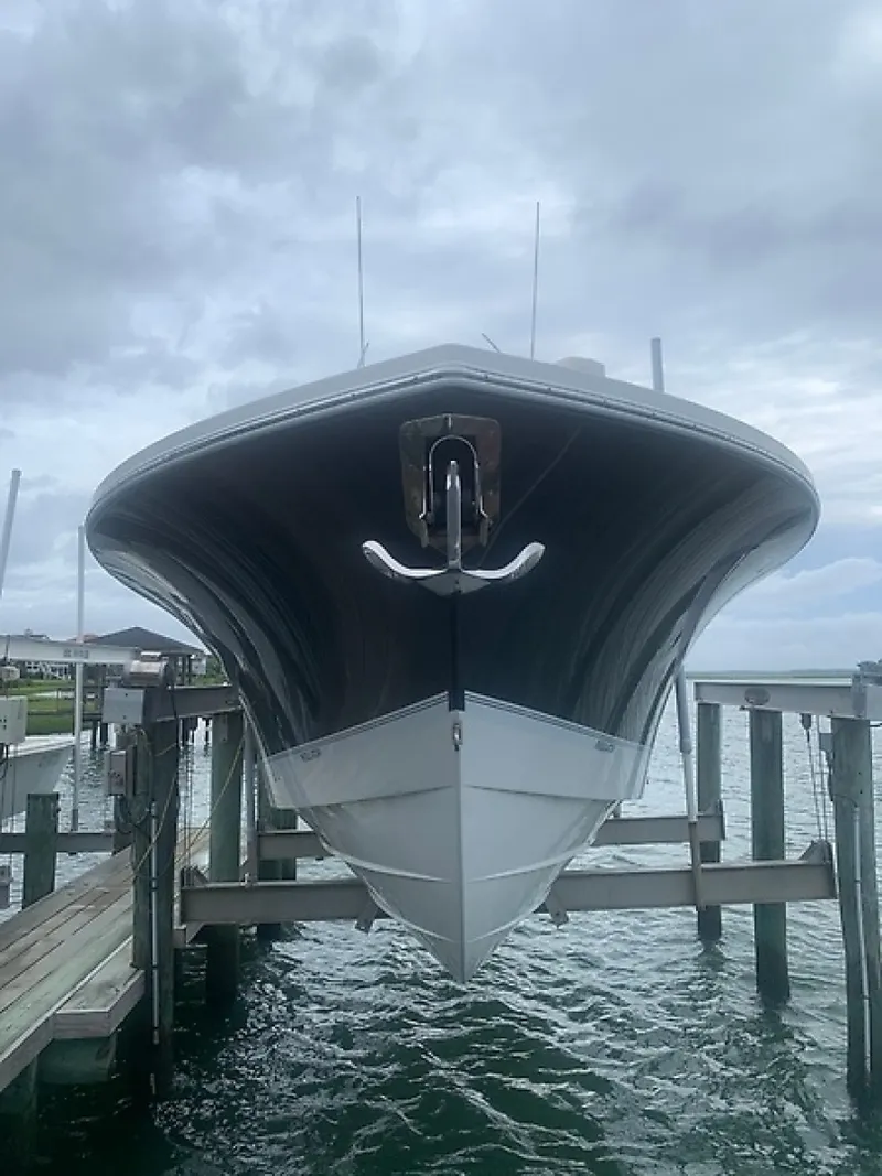 Slide: The Image of Regulator Marine 31 FS 2020 - 6847302