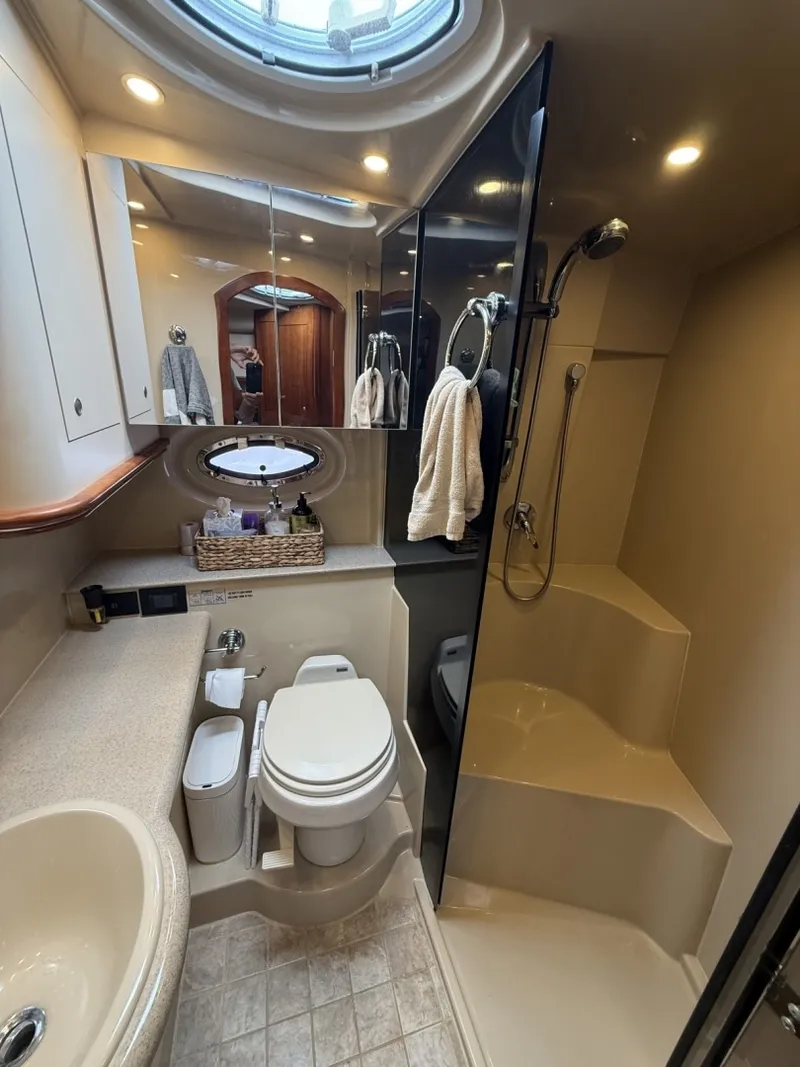 Slide: The Image of Cruisers 370 Express 2006 - 6823666