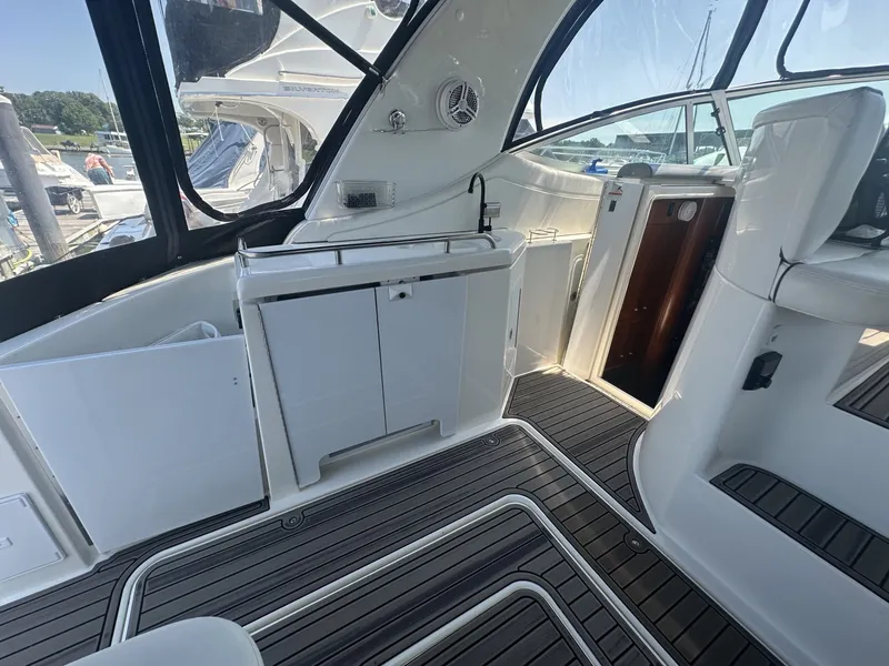 Slide: The Image of Cruisers 370 Express 2006 - 6826460