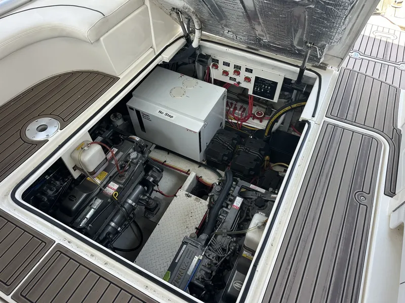 Slide: The Image of Cruisers 370 Express 2006 - 6826473