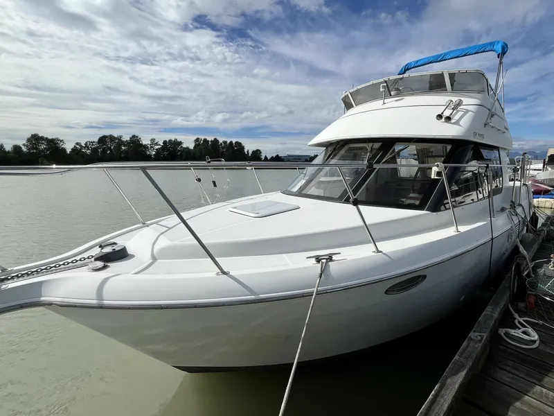 The Image of Carver Yachts 326 2000 - 6823654