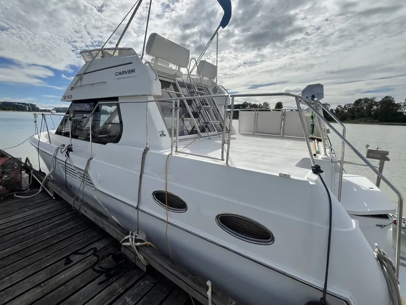 Slide: The Image of Carver Yachts 326 2000 - 6837485