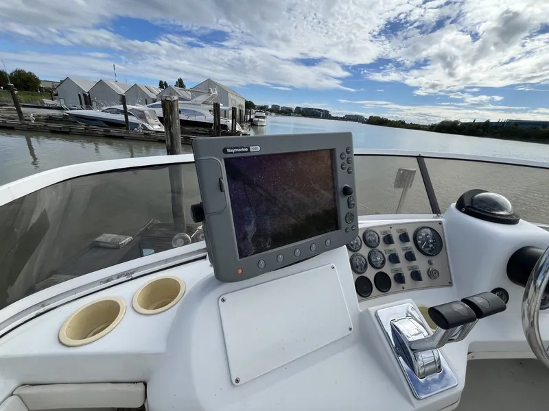 Slide: The Image of Carver Yachts 326 2000 - 6837483