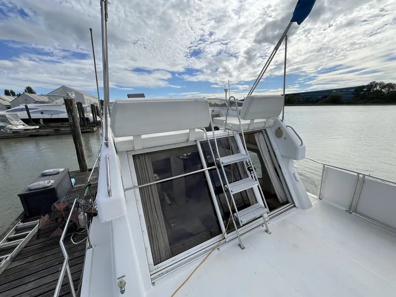 Slide: The Image of Carver Yachts 326 2000 - 6837470