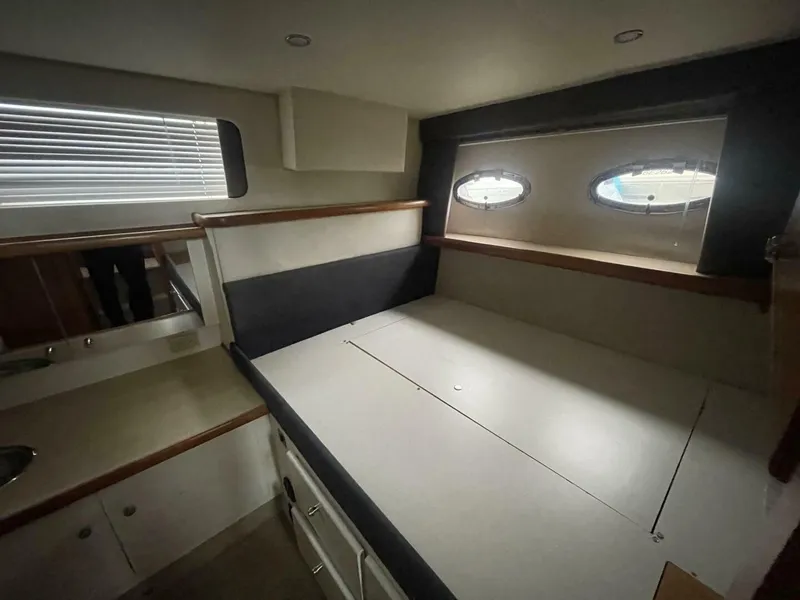 Slide: The Image of Carver Yachts 326 2000 - 6837487