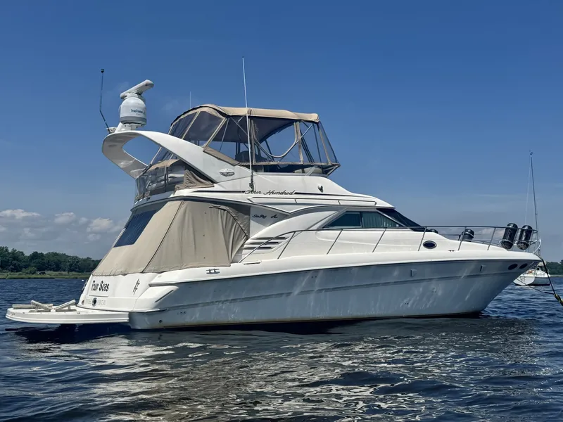 Slide: The Image of Sea Ray 400 Sedan Bridge 2001 - 6824330