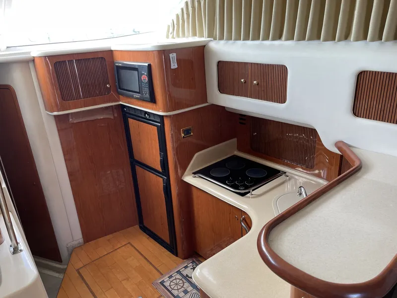 Slide: The Image of Sea Ray 400 Sedan Bridge 2001 - 6824347