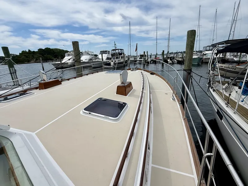 Slide: The Image of Grand Banks Eastbay HX 2001 - 6825584