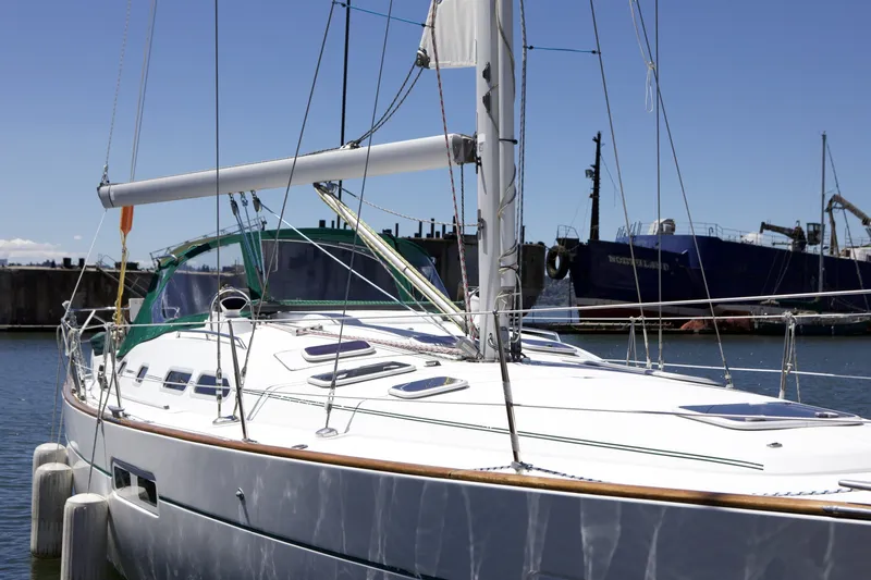 Slide: The Image of Beneteau 423 2005 - 6827149