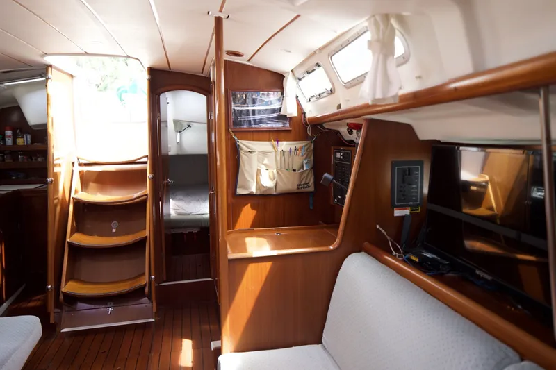 Slide: The Image of Beneteau 423 2005 - 6827163