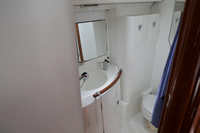 Slide: The Image of Beneteau 423 2005 - 6827172