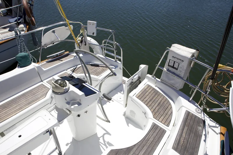 Slide: The Image of Beneteau 423 2005 - 6827154