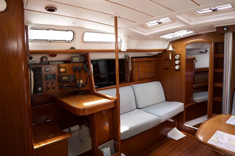 Slide: The Image of Beneteau 423 2005 - 6827159