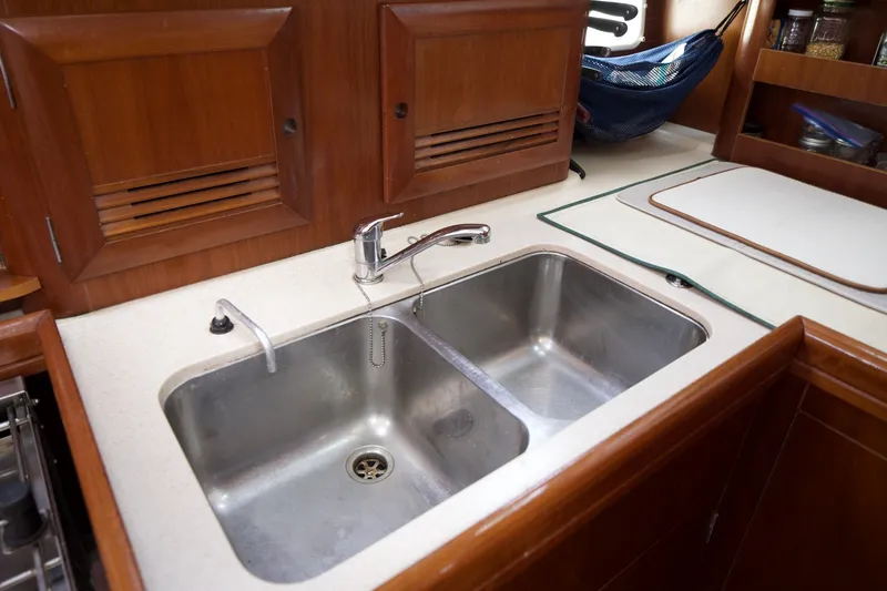 Slide: The Image of Beneteau 423 2005 - 6827168
