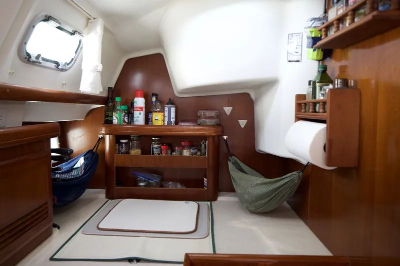 Slide: The Image of Beneteau 423 2005 - 6827169