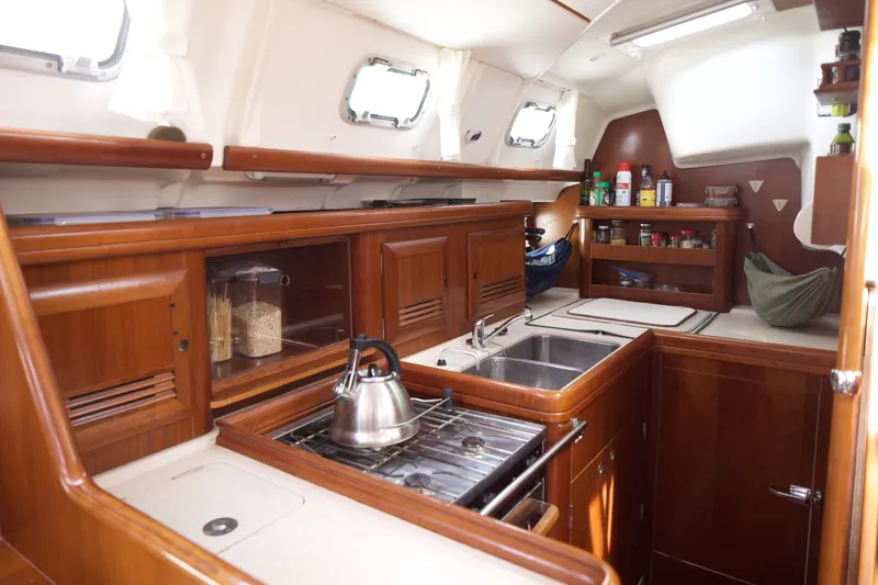 Slide: The Image of Beneteau 423 2005 - 6827164