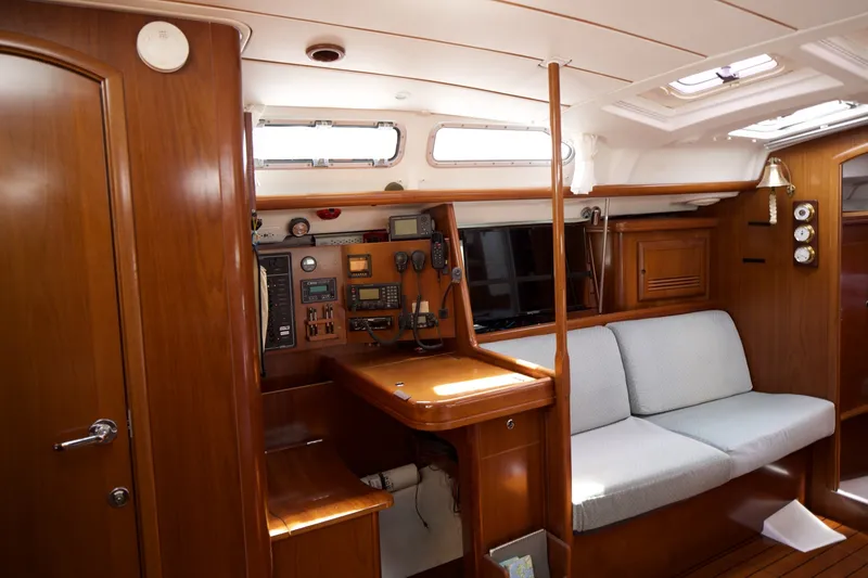 Slide: The Image of Beneteau 423 2005 - 6827160