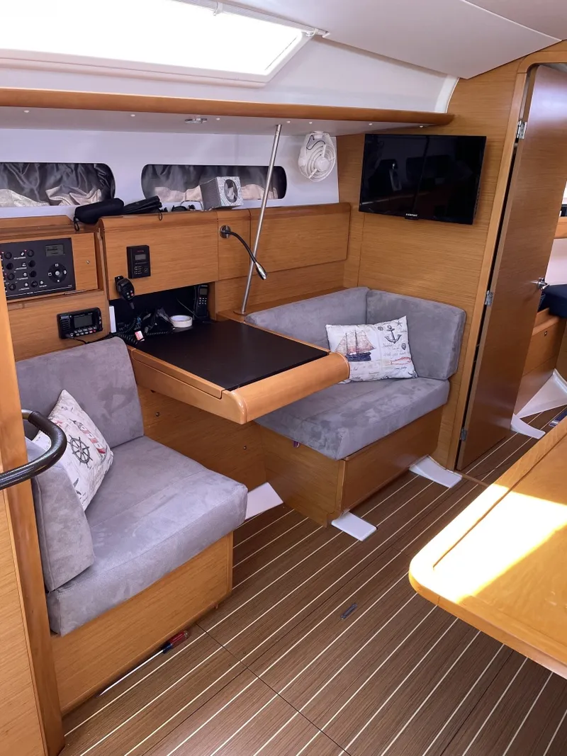 Slide: The Image of Jeanneau Sun Odyssey 409 2011 - 6829362