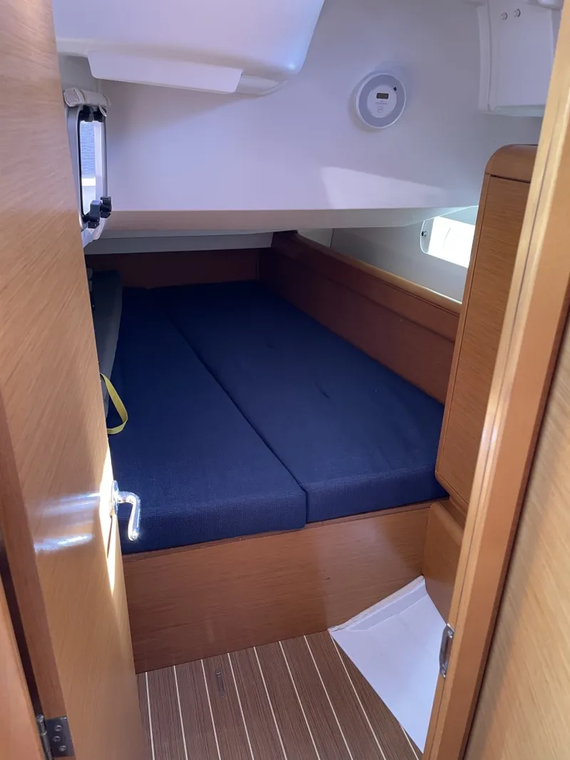 Slide: The Image of Jeanneau Sun Odyssey 409 2011 - 6829364