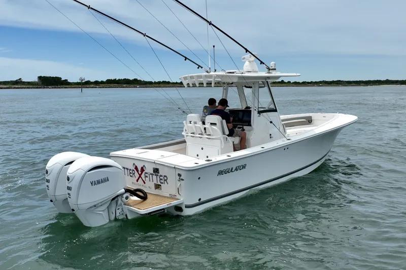 Slide: The Image of Regulator Marine 28 FS 2023 - 6840604