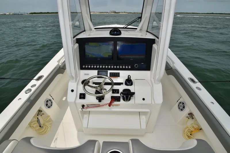 Slide: The Image of Regulator Marine 28 FS 2023 - 6840633