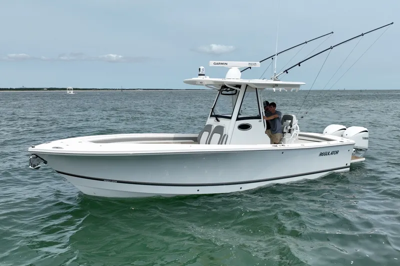 Slide: The Image of Regulator Marine 28 FS 2023 - 6840600
