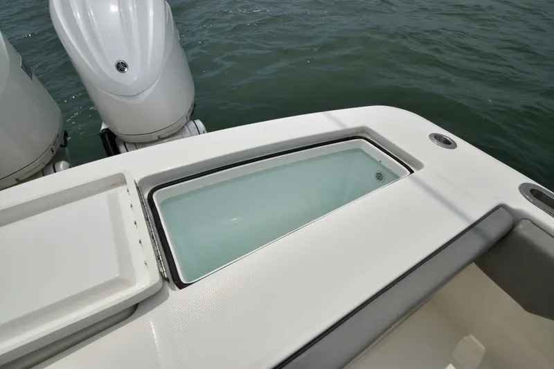 Slide: The Image of Regulator Marine 28 FS 2023 - 6840644